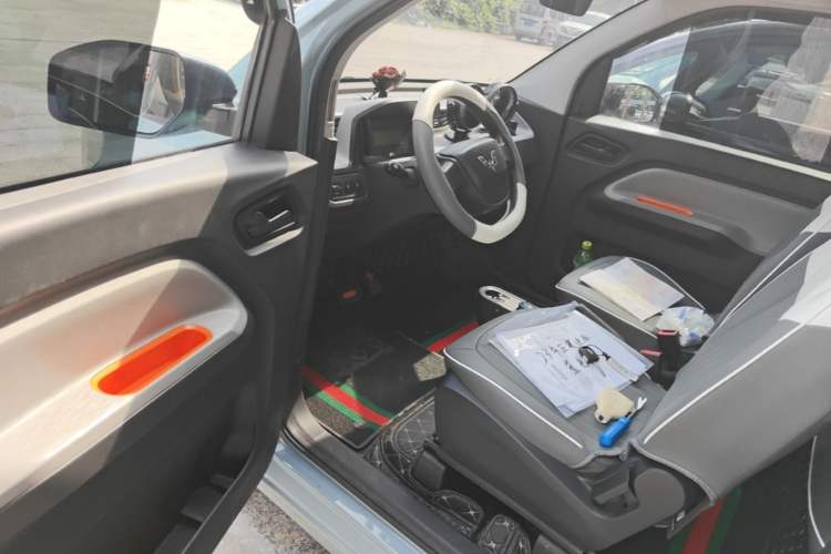 Used Wuling Hongguang MINIEV 2022 Easy Version Lithium Iron Phosphate Driver Seat