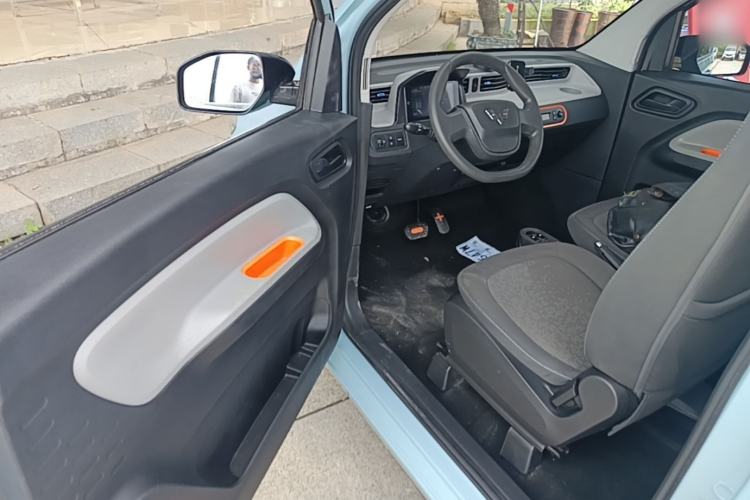 Used Wuling Hongguang MINIEV 2022 Macaron Fashion Model Lithium Iron Phosphate Driver Seat