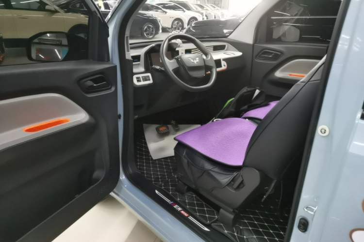 Used Wuling Hongguang MINIEV 2022 Enjoy Edition Lithium-Ion Battery Driver Seat