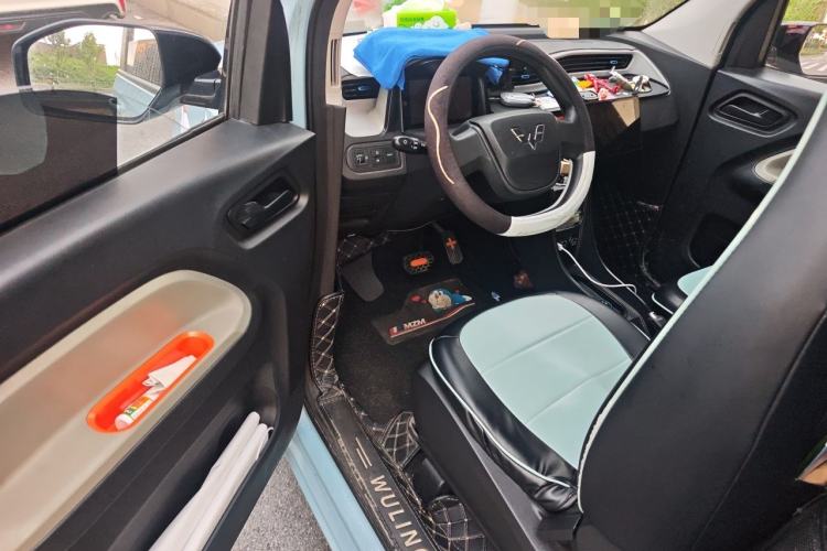 Used Wuling Hongguang MINIEV 2022 Macaron Premium Model – Lithium Iron Phosphate Driver Seat
