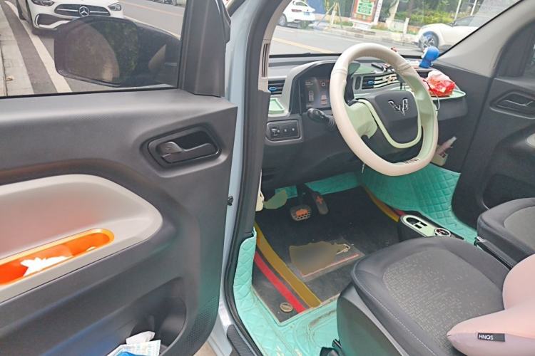 Used Wuling Hongguang MINIEV 2022 Macaron Fashion Model Lithium Iron Phosphate Driver Seat