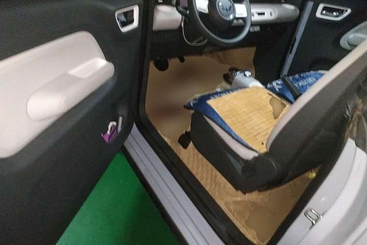 Used Wuling Hongguang MINIEV 2022 Convertible Model Driver Seat