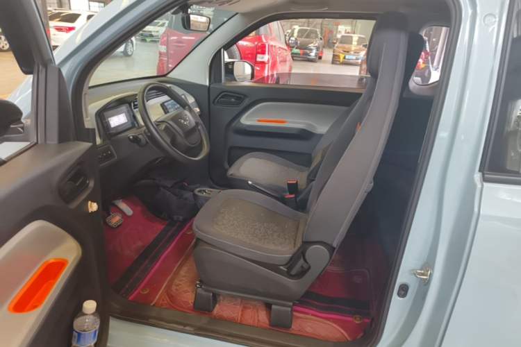 Used Wuling Hongguang MINIEV 2022 Easy Version Lithium Iron Phosphate Driver Seat