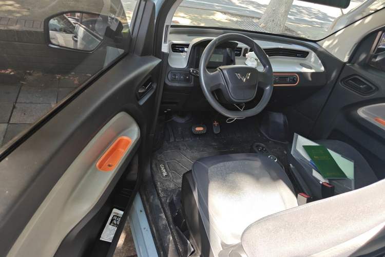 Used Wuling Hongguang MINIEV 2022 Easy Version Lithium Iron Phosphate Driver Seat