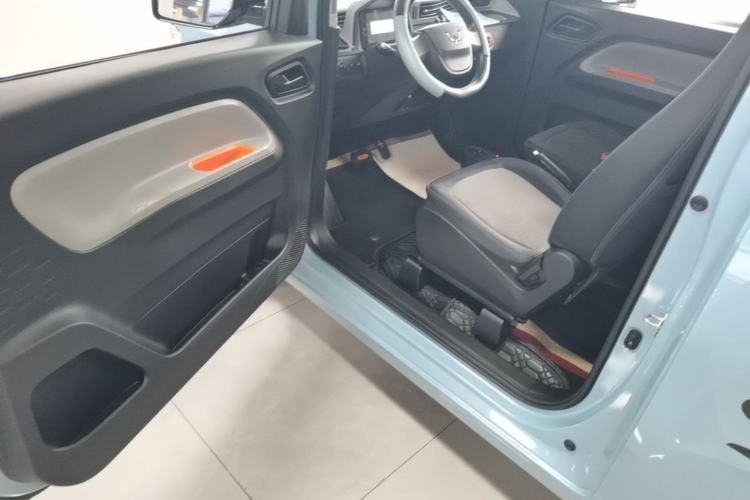 Used Wuling Hongguang MINIEV 2022 Easy Version Lithium Iron Phosphate Driver Seat