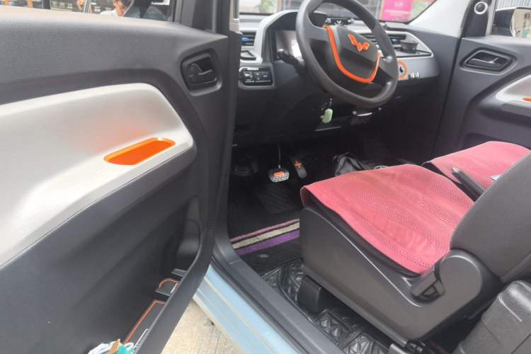 Used Wuling Hongguang MINIEV 2022 Macaron Fashion Edition Lithium-Nickel-Cobalt-Alpha-oxide Driver Seat