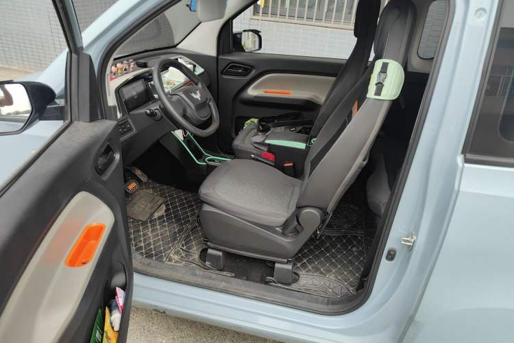 Used Wuling Hongguang MINIEV 2022 Zizai Version Lithium-NMC Driver Seat