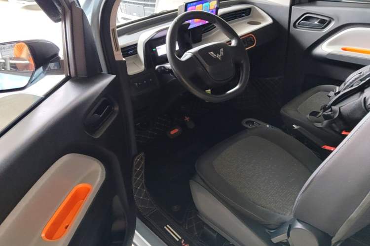 Used Wuling Hongguang MINIEV 2022 Easy Version Lithium Iron Phosphate Driver Seat