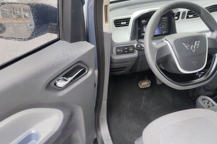 Used Wuling Hongguang MINIEV 2022 Macaron Premium Model – Lithium Iron Phosphate Driver Seat