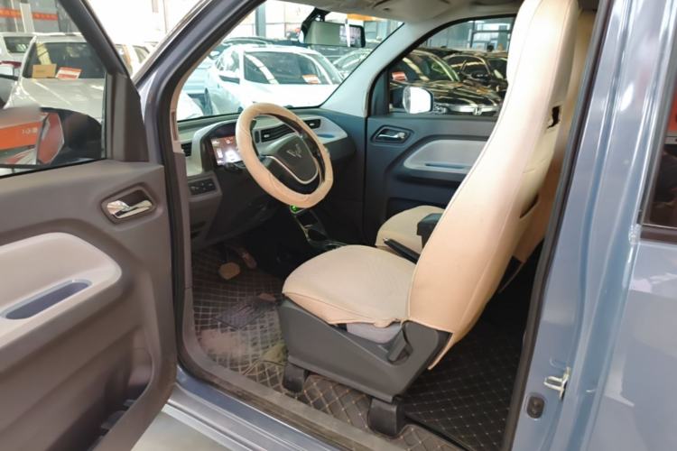 Used Wuling Hongguang MINIEV 2022 Macaron Premium Model – Lithium Iron Phosphate Driver Seat
