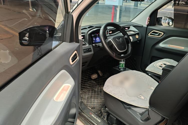 Used Wuling Hongguang MINIEV 2022 Macaron Premium Model – Lithium Ternary Battery Driver Seat