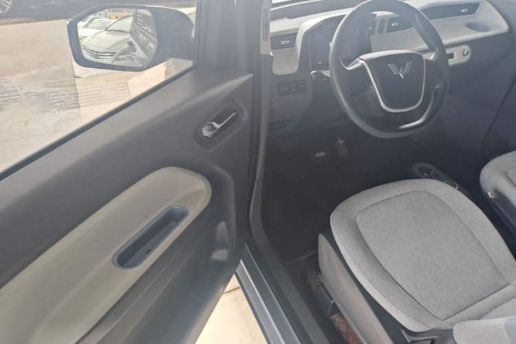 Used Wuling Hongguang MINIEV 2022 Macaron Premium Model – Lithium Iron Phosphate Driver Seat