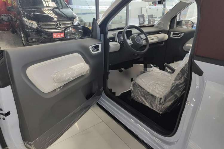 Used Wuling Hongguang MINIEV 2022 Convertible Model Driver Seat