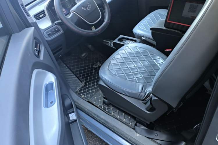 Used Wuling Hongguang MINIEV 2022 Macaron Premium Model – Lithium Ternary Battery Driver Seat