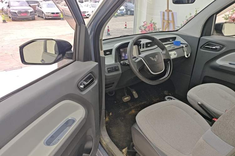 Used Wuling Hongguang MINIEV 2022 Macaron Fashion Edition Lithium-Nickel-Cobalt-Alpha-oxide Driver Seat