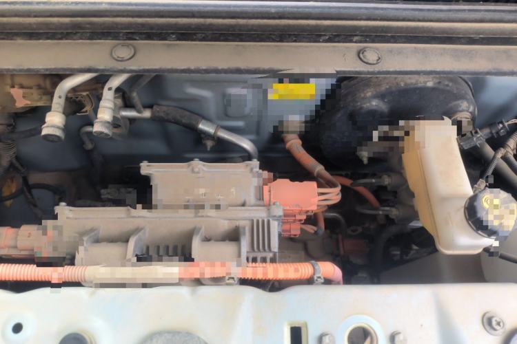 Used Wuling Hongguang MINIEV 2022 Macaron Fashion Model Lithium Iron Phosphate Engine Bay