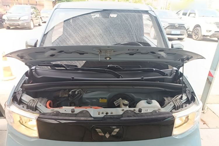 Used Wuling Hongguang MINIEV 2022 Macaron Fashion Model Lithium Iron Phosphate Engine Bay
