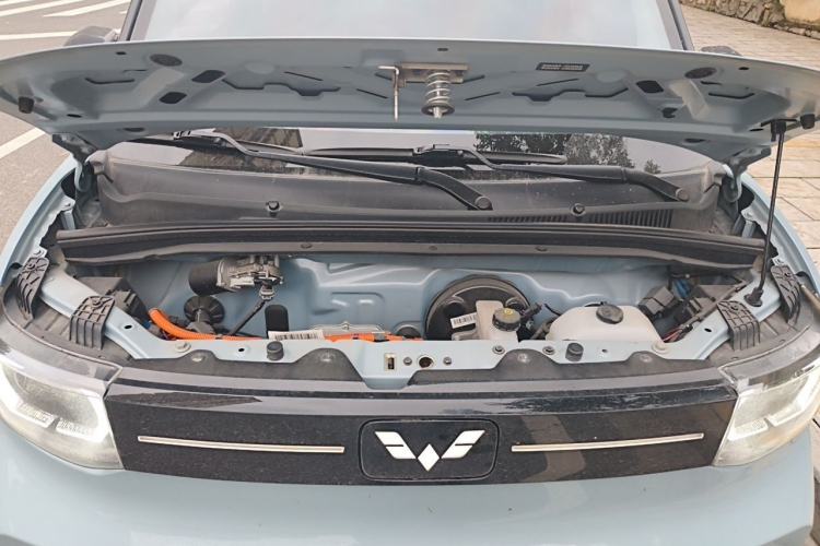 Used Wuling Hongguang MINIEV 2022 Macaron Fashion Model Lithium Iron Phosphate Engine Bay