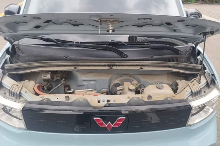 Used Wuling Hongguang MINIEV 2022 Easy Version Lithium-NMC Engine Bay