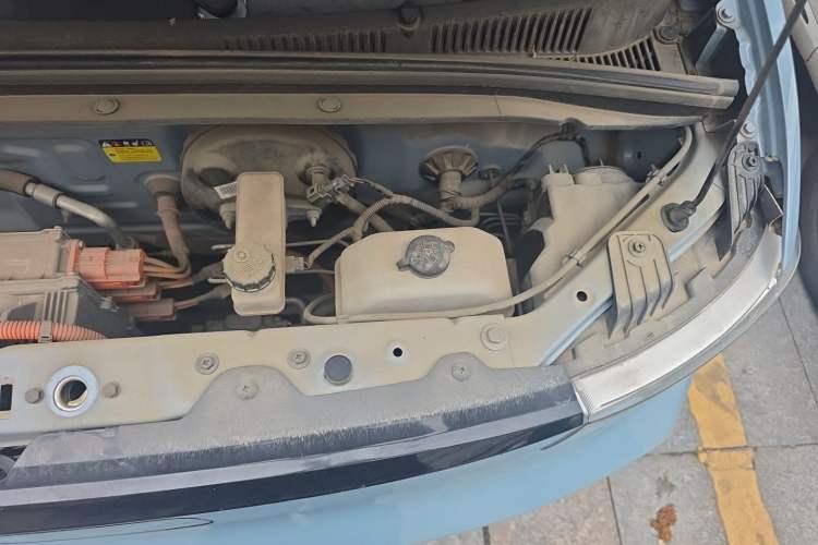 Used Wuling Hongguang MINIEV 2022 Zizai Version Lithium Iron Phosphate Engine Bay Left