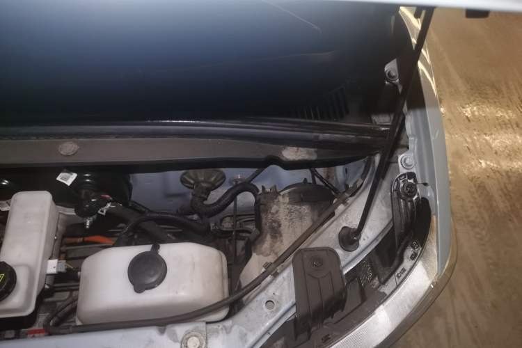 Used Wuling Hongguang MINIEV 2022 Zizai Version Lithium-NMC Engine Bay Left