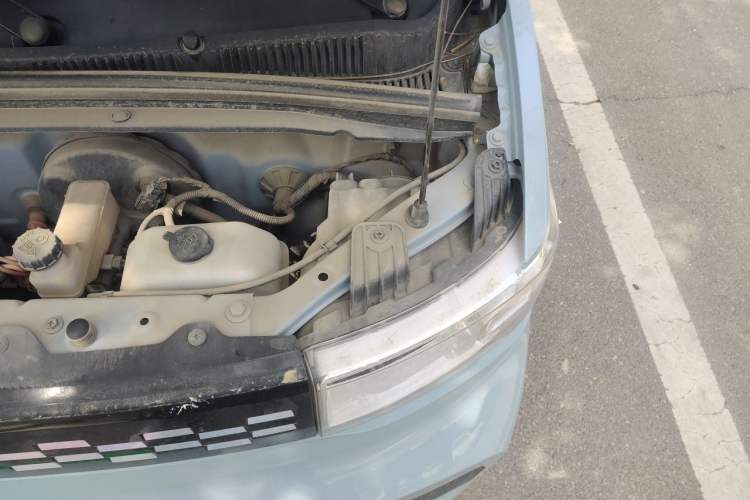 Used Wuling Hongguang MINIEV 2022 Easy Version Lithium Iron Phosphate Engine Bay Left