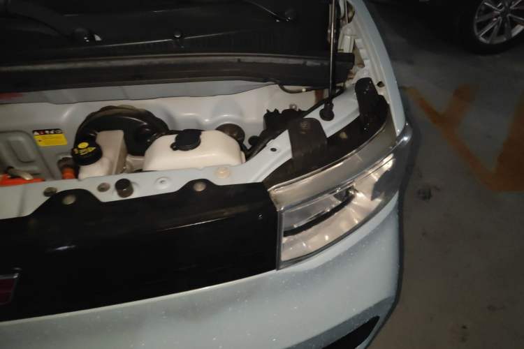 Used Wuling Hongguang MINIEV 2022 Zizai Version Lithium Iron Phosphate Engine Bay Left