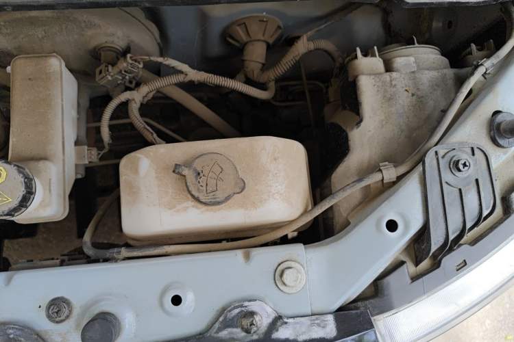 Used Wuling Hongguang MINIEV 2022 Macaron Fashion Model Lithium Iron Phosphate Engine Bay Left