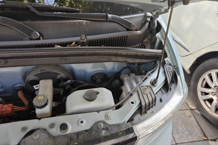 Used Wuling Hongguang MINIEV 2022 Easy Version Lithium Iron Phosphate Engine Bay Left