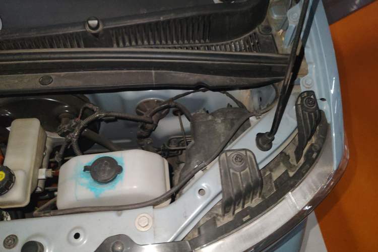 Used Wuling Hongguang MINIEV 2022 Easy Version Lithium-NMC Engine Bay Left