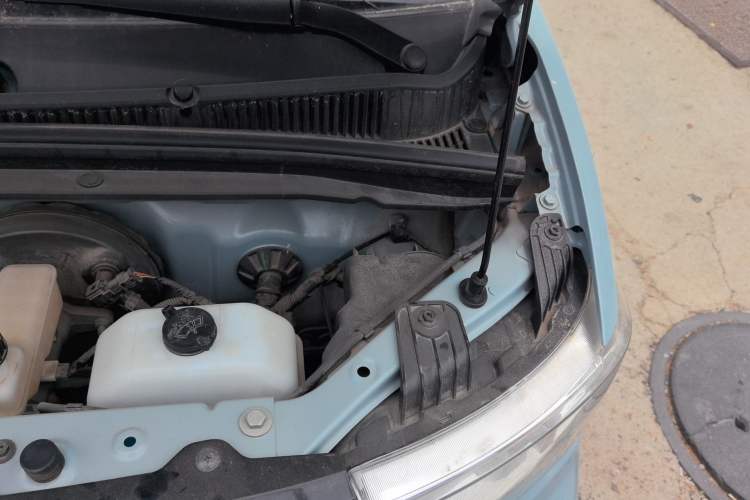 Used Wuling Hongguang MINIEV 2022 Easy Version Lithium Iron Phosphate Engine Bay Left