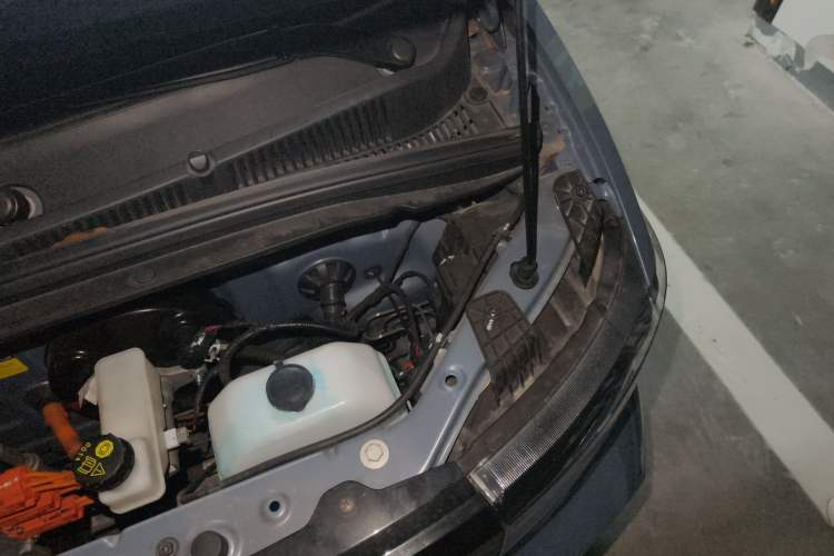 Used Wuling Hongguang MINIEV 2022 Macaron Premium Model – Lithium Iron Phosphate Engine Bay Left
