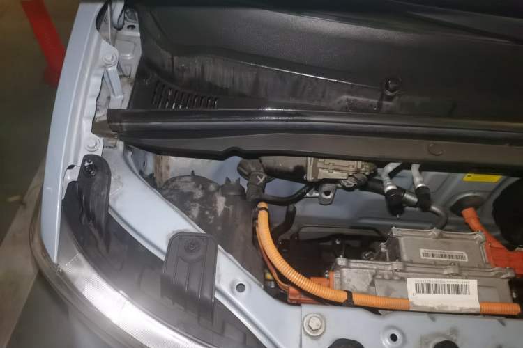 Used Wuling Hongguang MINIEV 2022 Zizai Version Lithium-NMC Engine Bay Right