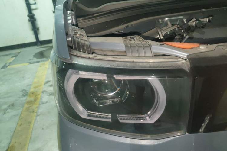 Used Wuling Hongguang MINIEV 2022 Macaron Premium Model – Lithium Iron Phosphate Engine Bay Right