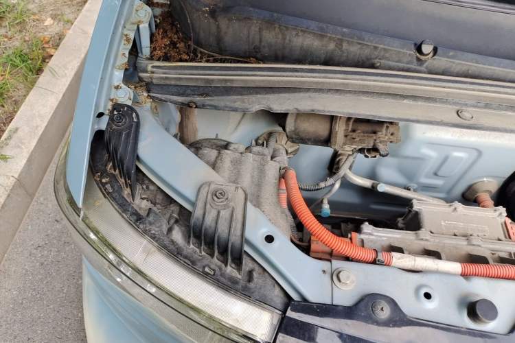 Used Wuling Hongguang MINIEV 2022 Easy Version Lithium-NMC Engine Bay Right