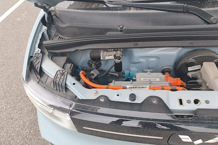 Used Wuling Hongguang MINIEV 2022 Macaron Fashion Model Lithium Iron Phosphate Engine Bay Right