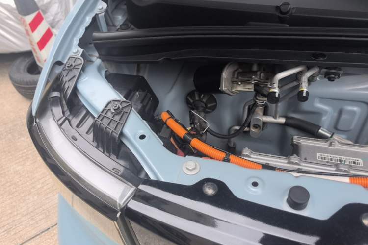 Used Wuling Hongguang MINIEV 2022 Macaron Fashion Edition Lithium-Nickel-Cobalt-Alpha-oxide Engine Bay Right