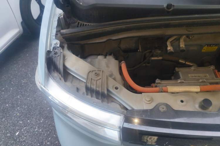 Used Wuling Hongguang MINIEV 2022 Macaron Fashion Model Lithium Iron Phosphate Engine Bay Right