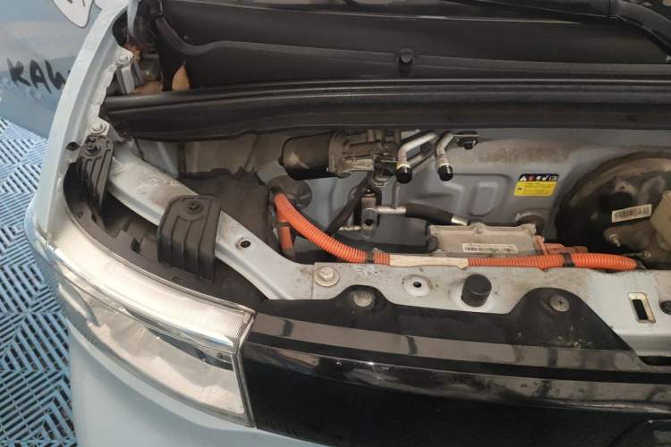 Used Wuling Hongguang MINIEV 2022 Zizai Version Lithium Iron Phosphate Engine Bay Right