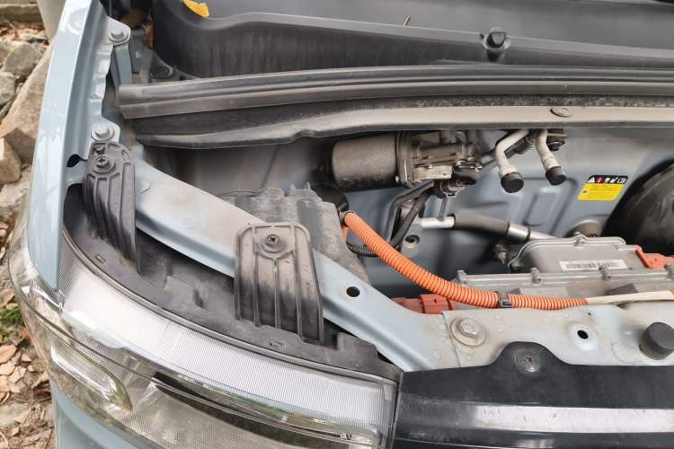 Used Wuling Hongguang MINIEV 2022 Zizai Version Lithium Iron Phosphate Engine Bay Right