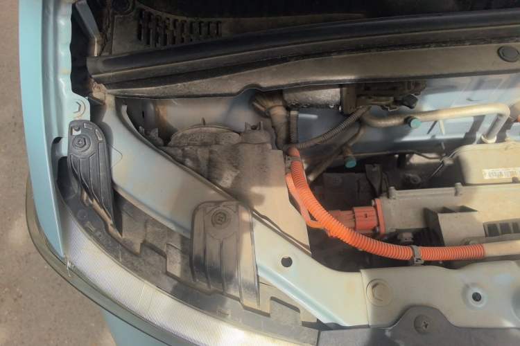 Used Wuling Hongguang MINIEV 2022 Macaron Fashion Model Lithium Iron Phosphate Engine Bay Right