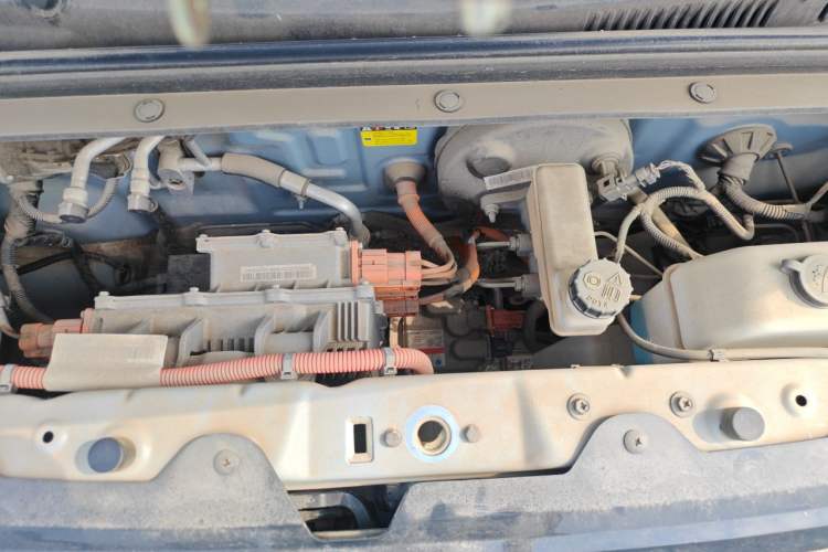 Used Wuling Hongguang MINIEV 2022 Zizai Version Lithium-NMC Engine Bay