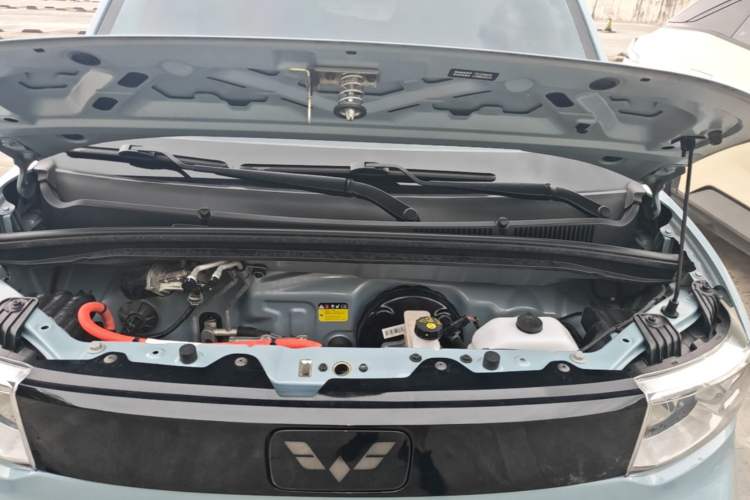 Used Wuling Hongguang MINIEV 2022 Zizai Version Lithium-NMC Engine Bay