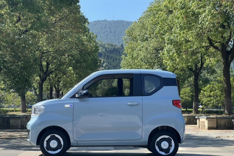 Used Wuling Hongguang MINIEV 2022 Zizai Version Lithium-NMC Exterior 2