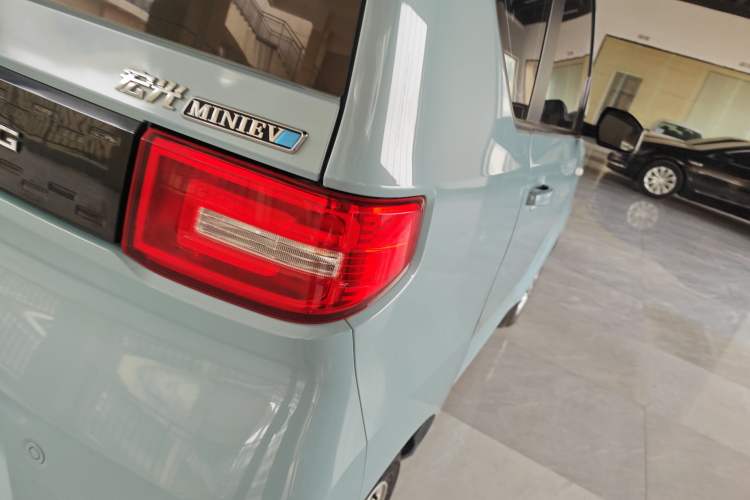 Used Wuling Hongguang MINIEV 2022 Zizai Version Lithium Iron Phosphate Exterior 3