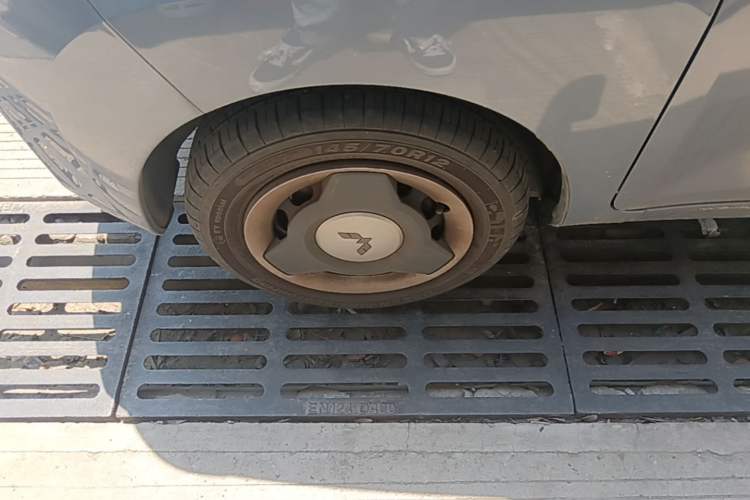 Used Wuling Hongguang MINIEV 2022 Macaron Fashion Edition Lithium-Nickel-Cobalt-Alpha-oxide Exterior 4