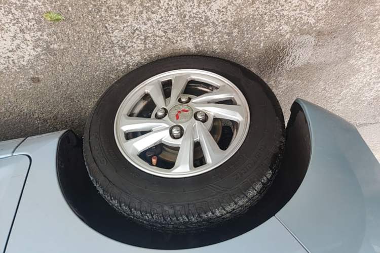 Used Wuling Hongguang MINIEV 2022 Zizai Version Lithium Iron Phosphate Exterior 4