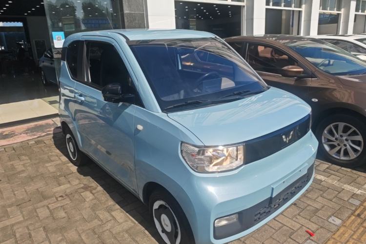 Used Wuling Hongguang MINIEV 2022 Zizai Version Lithium Iron Phosphate Front Right 45 Deg
