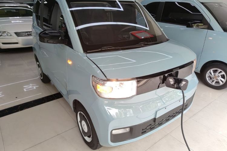 Used Wuling Hongguang MINIEV 2022 Enjoy Edition Lithium-Ion Battery Front Right 45 Deg