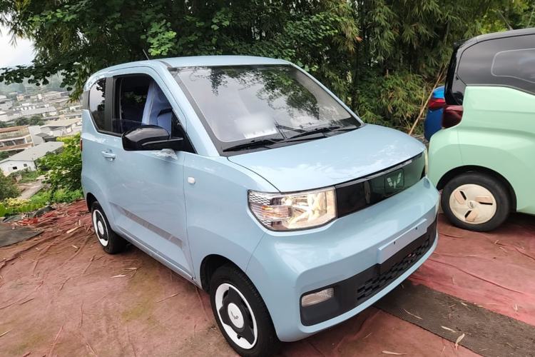 Used Wuling Hongguang MINIEV 2022 Zizai Version Lithium Iron Phosphate Front Right 45 Deg